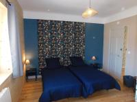 Twin Room with Shower
