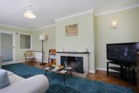 CHURCH ROAD by BOURNECOAST - A Spacious Bungalow in the Popular Hengistbury Head Area Near the Sandy Beaches - HB5830 - Ferienwohnung Southbourne