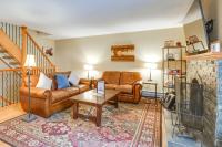 Ski-In Retreat with Pool Access 2 Blocks to Main St - B&B