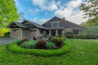 Fireside Retreat Hot Tub, Game Area, Fire Pit & Mountaintop Views! - B&B Black Mountain