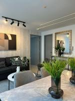 Apartamento con piscina infinita frente al mar en Avenida Balboa PH The Sand - Chambres d’hôtes Panamá