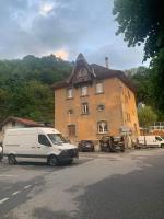 la Montagnette L ours T1 maison en travaux de 10h a 17h - B&B
