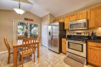Charming 3BR home in Kissimmee with private pool and lake view, perfect for families. - Chambres d'hôtes Kissimmee