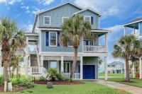 Cozy Beach Home with Hot Tub, Resort Amenities, Oceanbay, lake views and 3 decks! - B&B