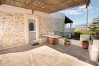 Eirini's Traditional House - Chambres d’hôtes Lístaros