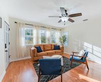 B&B Tampa - Trendzy Suite w/ King Bed and a Walk to Starbucks - Bed and Breakfast Tampa