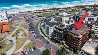 Conforto com ar, tvs smart, na quadra da praia do Forte, em frente à Feira Artesanato - Ferienwohnung