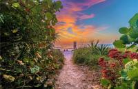 8 Mins to Beach, King Bed, Private Fenced Yard, Free Parking - Bed and Breakfast Largo