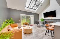 Mid-Century Tenney Mountain Condo Near Hiking - Bed and Breakfast