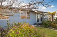 Kinder Cottage - Taupo - Bed and Breakfast Taupo