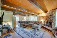 Quaint Big Bear Home with Hot Tub 4 Mi to Skiing! - B&B Big Bear City