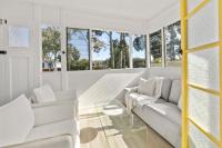 B&B Bongaree - Entire Beach House on Bribie Island - Bed and Breakfast Bongaree