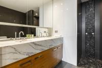 Spectacular Panoramic City Views in Sky-High LUXE - B&B Melbourne