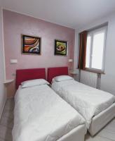 Camera Doppia con Letti Singoli con Bagno