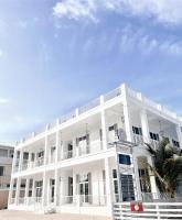 The Ellysian Apartments - Bed and Breakfast