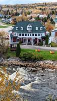 B&B Saint-Siméon - La Gentilhommière Motel et Suites B Vue sur Mer - Bed and Breakfast Saint-Siméon