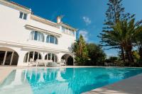 Marbella, Costabella - Beachfront Villa with Heated Pool - B&B Marbella