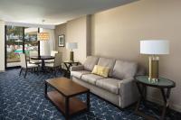 Club lounge access, 1 Bedroom Executive Suite, EAST