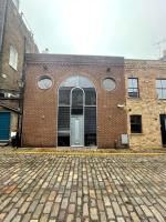 Modern self-contained Ground and Basement studios - Bed and Breakfast