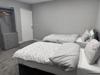 Modernised 4 Bedroom House close to city Centre, Kep Stays - B&B