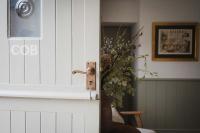 The Cob - Double deluxe room with shower over bath
