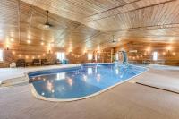 B&B Bridgman - Epic Indoor Pool w/slide & hot tub close to beach - Bed and Breakfast Bridgman