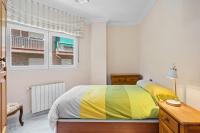 GRANADA Piso en calle Arabial 117 JUNTO A EL CORTE INGLÉS - B&B Granada