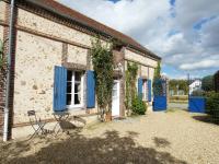 Charmante maison avec piscine chauffée, cour fermée, proche Dreux et Chartres - FR-1-581-6 - Bed and Breakfast