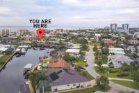 Waterfront 4BR Home with Heated Pool, Boat Lift, Free Parking, Near Beach, Sleeps 11! - B&B Fort Myers Beach