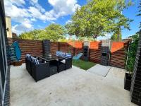 Stunning Dickson Luxe 3BR 2Bath Double Garage WiFi Brand New Home - Ferienwohnung