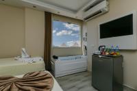 Double Room with Jacuzzi and Pyramids View