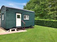 B&B Weston - Beautiful Shepherd's Hut - Lois Weedon - Bed and Breakfast Weston