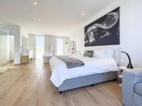Suite mit Kingsize-Bett und Meerblick