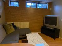 B&B Reikiavik - A cozy One-Bedroom basement apartment in RVK suburbs - Bed and Breakfast Reikiavik