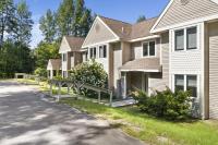 New host! Exceptional Sunday River Ski In Ski Out Condo - Bed and Breakfast