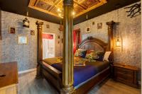 Thematic House with Private Pool in Resort - Bed and Breakfast