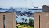 B&B Gibraltar - Fabulous studio apartment with aircon, parking and terrace ocean view - Bed and Breakfast Gibraltar