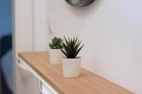 Cozy & Stylish Appartment in Vienna - 1 min to U3 Metro - Quiet Area with Shops nearby - Chambres d'hôtes Vienne