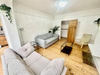 B&B Catford - 4 Bed house in Daneby Road,SE6 - Bed and Breakfast Catford