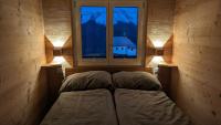 Apartment 2 Bedrooms with Mountain View
