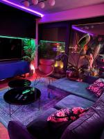 Skyline elegance with free parking - B&B Bratislava