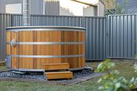 Mountain G O A T - Wood Fired Hot Tub, Pool Table, Bike Storage, Ski Drying Room, Perfect for biking or ski trips! - Chambres d'hôtes Jindabyne