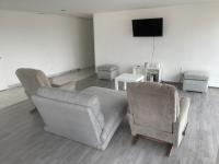 Apartamento de 3 dormitorios con balcón