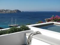 Executive Suite with Sea View & Private Heated Pool