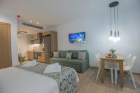 Appartamento con Vista Mare e Piscina Privata