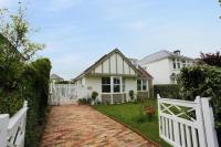 BOURNECOAST: HOME WITH GARDEN-WIFI-PARKING-HB7352 - B&B