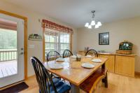 Hiawassee Riverfront Cabin 7 Mi to Lake Chatuge! - B&B Hiawassee