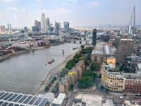 Great River Thames View Entire Apartment in The Most Central London - B&B