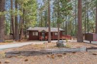Cozy Pet-Friendly Cabin w Fenced-In Yard Close to Slopes Beach Town - B&B Carnelian Bay