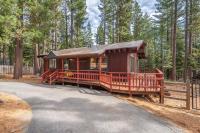 Cozy Pet-Friendly Cabin w Fenced-In Yard Close to Slopes Beach Town - B&B Carnelian Bay